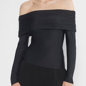 Wilfred - Off Shoulder Long Sleeve